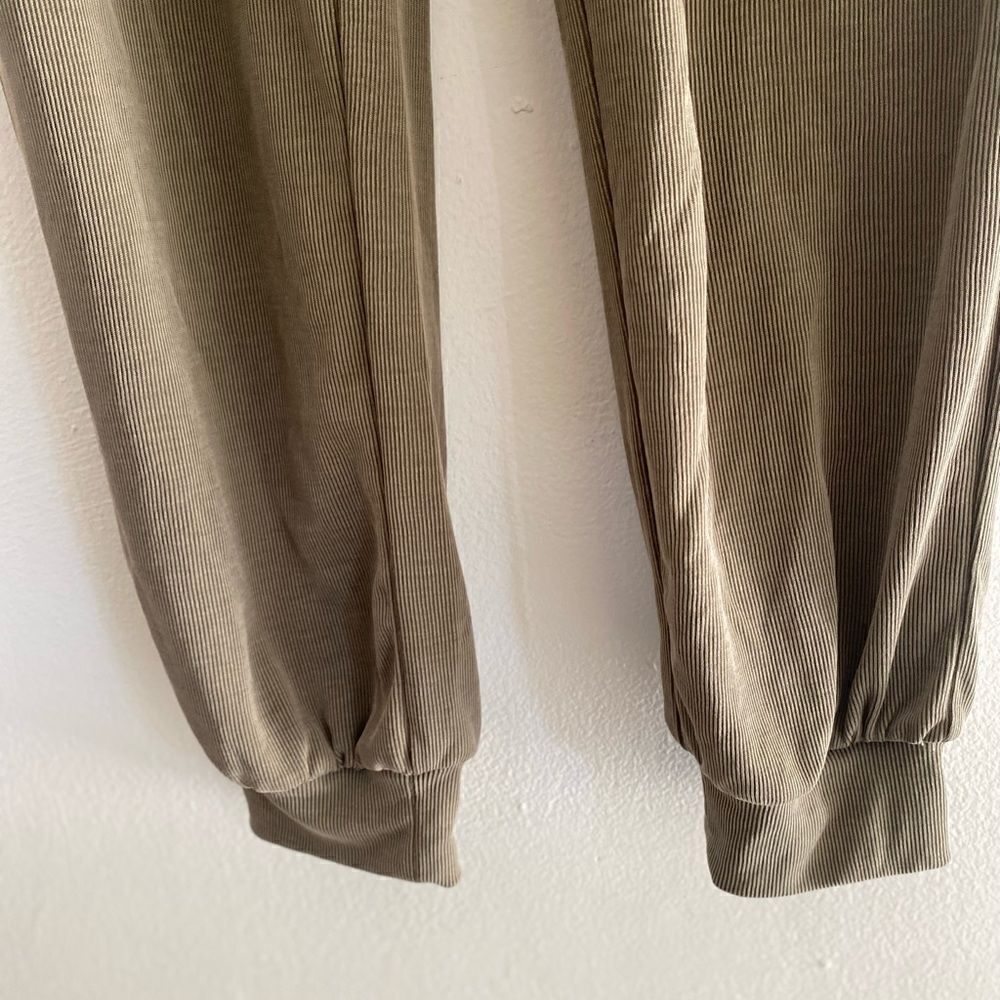 Doe & Rae green drawstring joggers with pockets S - Picture 3 of 10